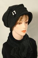 Chapeau laine bouillie garni bouton